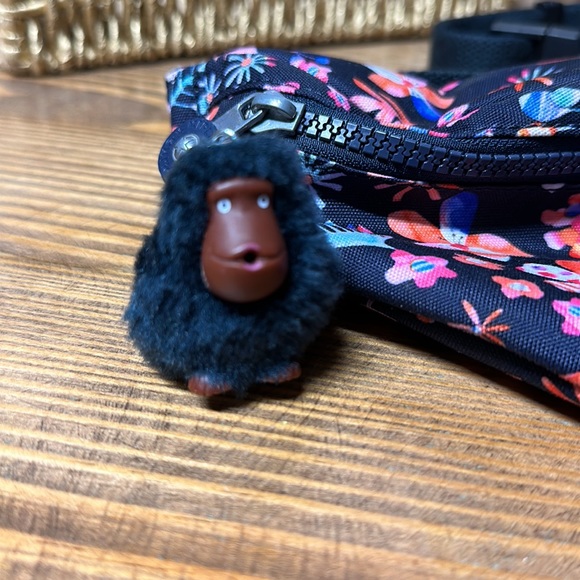 Kipling flower fanny pack - Picture 3 of 10